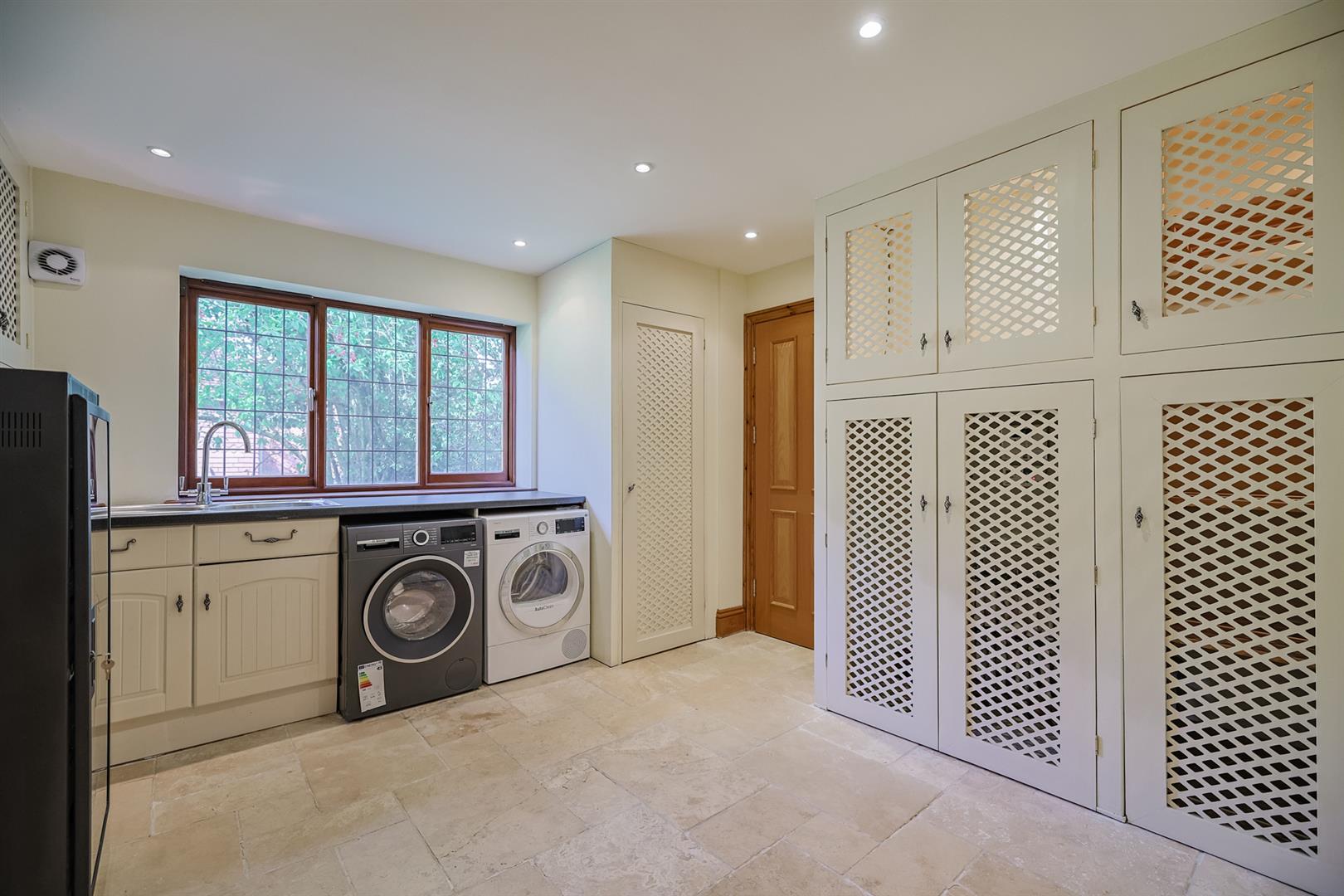 325 Gower Road, Killay, Swansea, SA2 7AE